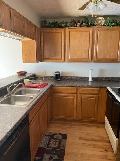 Relaxing Mountain Condo In Gatlinburg With City View ! Экстерьер фото
