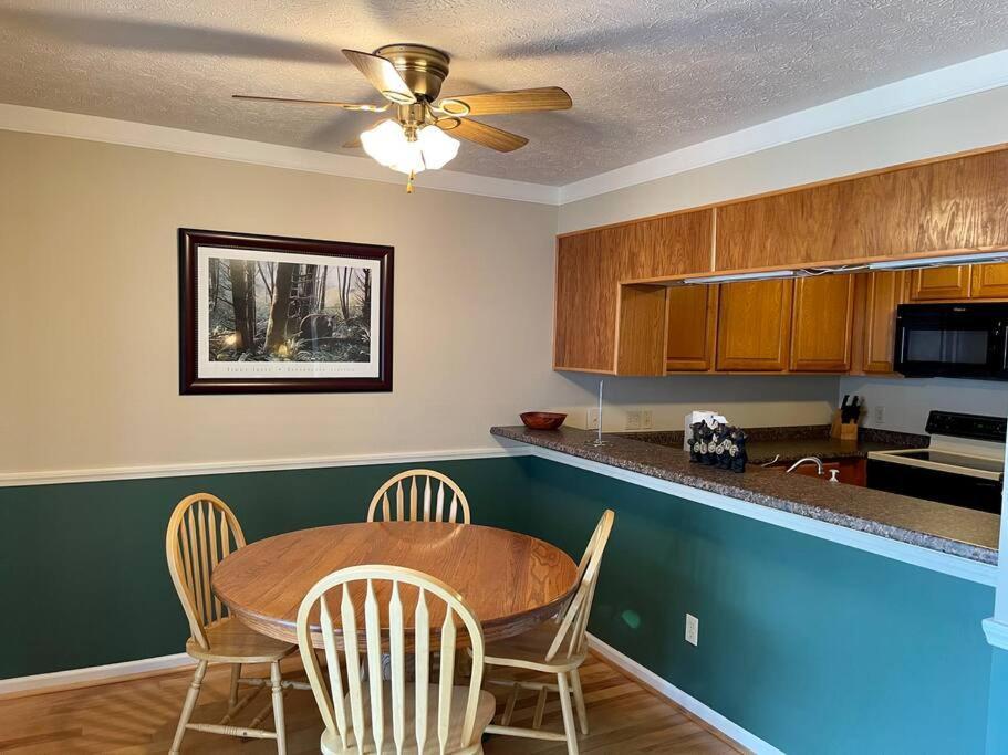 Relaxing Mountain Condo In Gatlinburg With City View ! Экстерьер фото